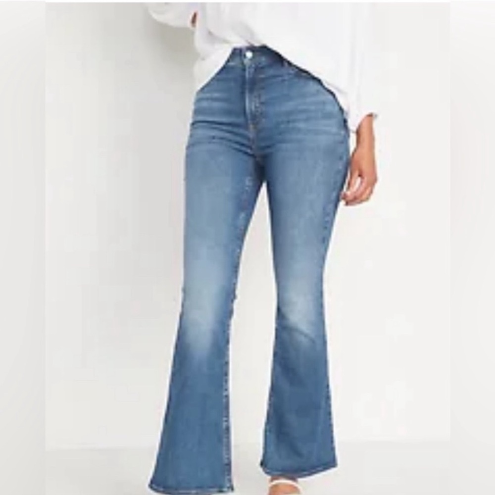 NEW!!Old Navy Fits You Flare Denim Jeans fits sizes 14-18